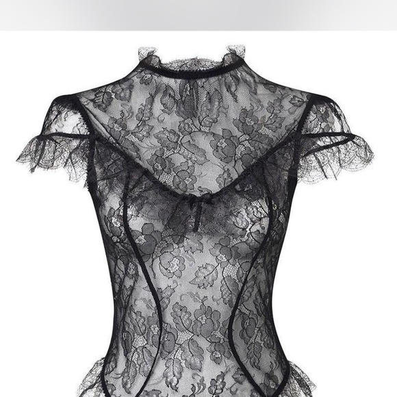 NOT SELLING! Looking to buy ! Agent provocateur Rackel body size UK 10!